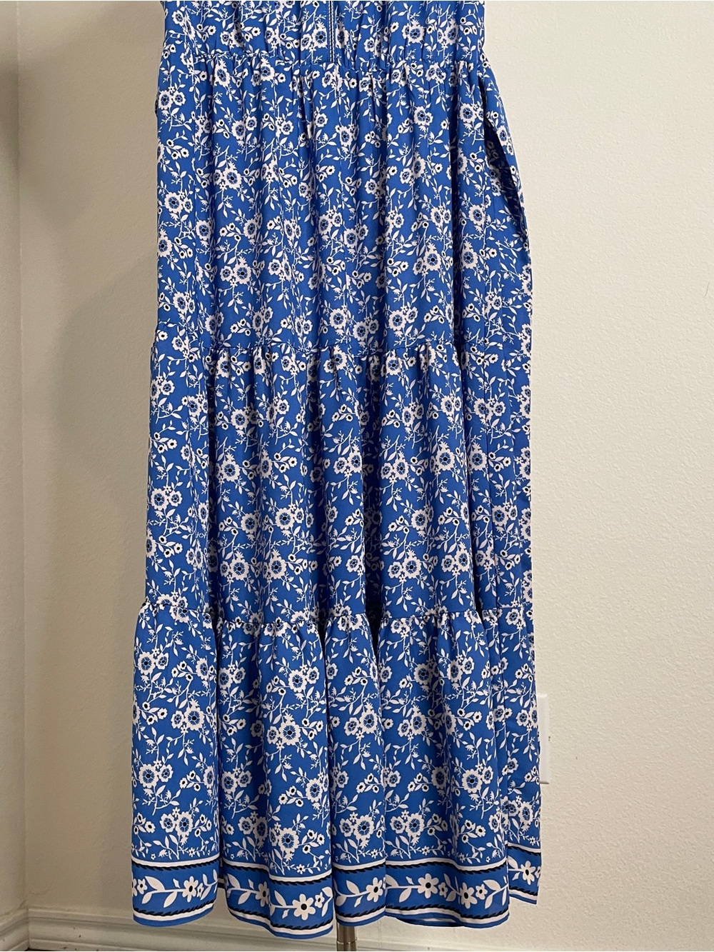 Max Studio London Blue and White Floral Button-Up Maxi Dress with Tie Waist - Picture 5 of 11